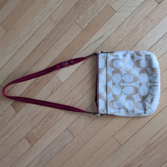 Coach Signature Canvas and Patent Leather Shoulder Bag K1394-29561E - Picture 2 of 15